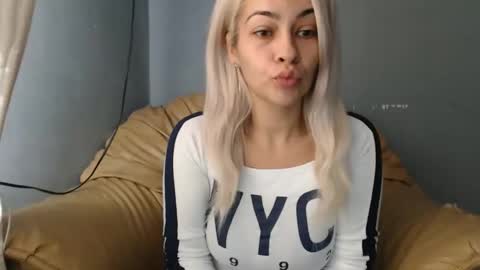 Snapshot of ivoivo1 chatting on 09-09-25, 05:40 RosseEssor online show from 09-09-25, 05:40