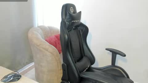 ivone_ashar online show from 04-26-26, 04:37