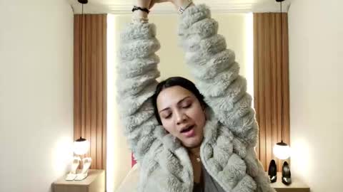 I V O N N E R O S S online show from 02-19-26, 11:50