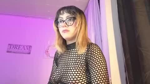 Snapshot of ivonny_sakura chatting on 05-31-26, 11:06 Ivonny online show from 05-31-26, 11:06