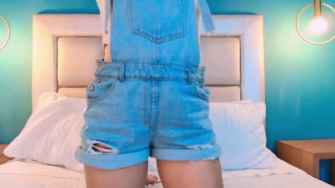 Snapshot of ivonny_x chatting on 05-17-26, 06:33 Ivon online show from 05-17-26, 06:33