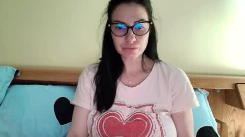 Snapshot of ivoryorchid chatting on 12-13-24, 05:32 Ivory online show from 12-13-24, 05:32