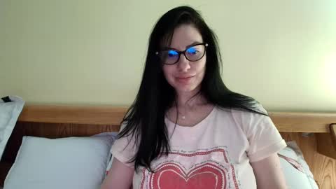 Snapshot of ivoryorchid chatting on 12-31-24, 06:46 Ivory online show from 12-31-24, 06:46