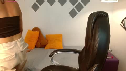 Snapshot of ivy_gail chatting on 12-10-24, 04:13 IVY online show from 12-10-24, 04:13