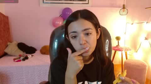 Snapshot of ivy_gail chatting on 01-29-25, 04:58 IVY online show from 01-29-25, 04:58