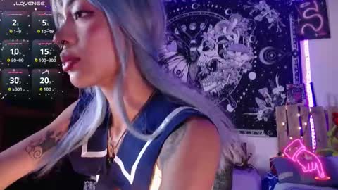 Ivy bank   online show from 11-12-25, 07:57