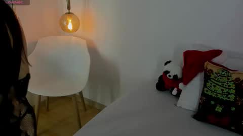 Ivy  online show from 12-23-25, 11:08