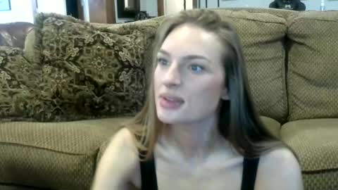 Snapshot of ivygrave chatting on 11-14-25, 04:06 ivygrave online show from 11-14-25, 04:06