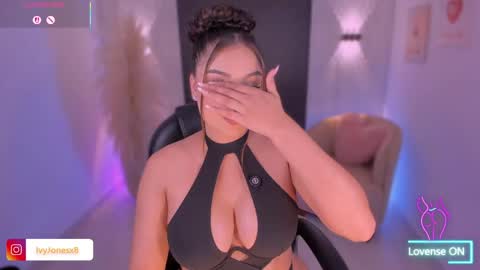 Snapshot of ivyjonesx chatting on 05-28-26, 12:19 Ivy online show from 05-28-26, 12:19