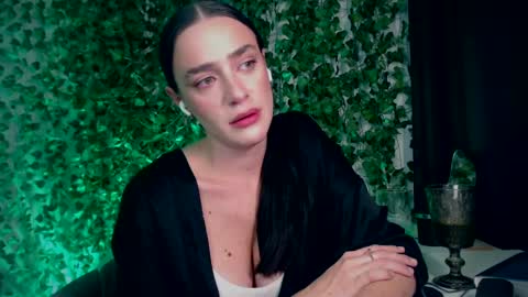 Snapshot of ivyjonson chatting on 12-29-24, 11:08 Miss Ivy online show from 12-29-24, 11:08