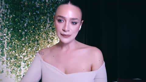 Snapshot of ivyjonson chatting on 02-01-25, 04:33 Miss Ivy online show from 02-01-25, 04:33