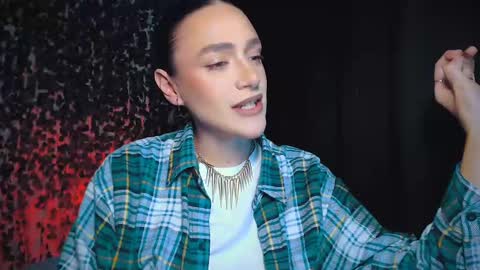 Snapshot of ivyjonson chatting on 03-05-25, 06:45 Miss Ivy online show from 03-05-25, 06:45