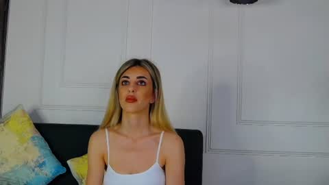 Snapshot of ivylustt chatting on 06-25-26, 05:34 IvyLustt online show from 06-25-26, 05:34