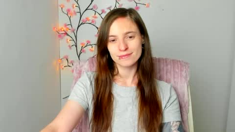 Ivy online show from 05-21-26, 12:45
