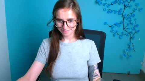 Snapshot of ivynoir_ chatting on 06-20-26, 10:51 Ivy online show from 06-20-26, 10:51