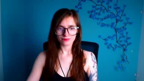 Snapshot of ivynoir_ chatting on 07-08-26, 12:42 Ivy online show from 07-08-26, 12:42