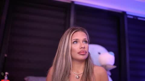 IvyRowa online show from 02-23-25, 01:46