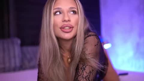 IvyRowa online show from 02-24-25, 01:35