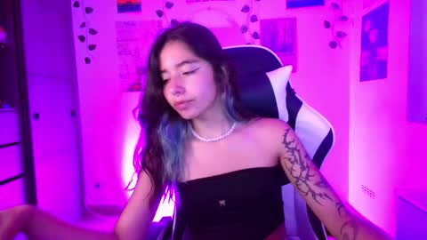 Ivy  online show from 03-12-26, 12:06