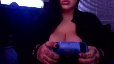 Snapshot of iwantsahar chatting on 12-05-25, 01:03 iwantsahar online show from 12-05-25, 01:03