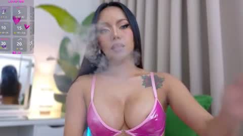 Snapshot of iya_ferrera chatting on 06-08-26, 11:16 iya online show from 06-08-26, 11:16