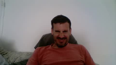 Snapshot of iyoperro chatting on 05-04-26, 08:21 Casandro online show from 05-04-26, 08:21