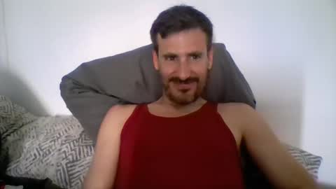 Snapshot of iyoperro chatting on 05-12-26, 01:41 Casandro online show from 05-12-26, 01:41