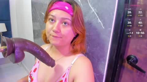 Snapshot of iza_grey chatting on 05-08-26, 11:26 Isa online show from 05-08-26, 11:26