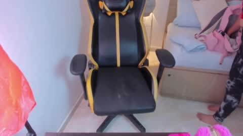 Iza online show from 01-15-25, 07:23