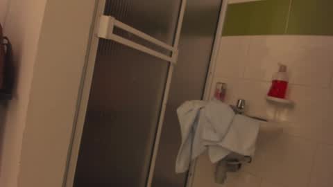 Iza online show from 01-18-25, 02:14