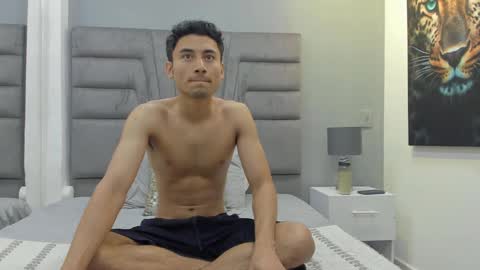 Snapshot of izato chatting on 02-22-25, 11:24 izato online show from 02-22-25, 11:24