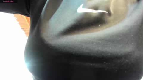 Snapshot of izelevans chatting on 06-10-26, 12:37 izelevans online show from 06-10-26, 12:37