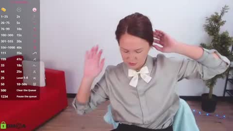 Snapshot of izzy_cam chatting on 06-17-26, 05:21 Queen of nylon Victoria online show from 06-17-26, 05:21