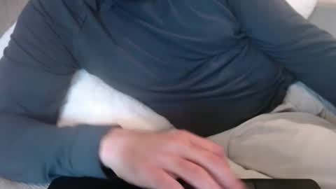 Snapshot of j335129 chatting on 12-02-25, 04:57 James online show from 12-02-25, 04:57