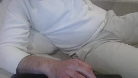 Snapshot of j335129 chatting on 12-03-25, 09:57 James online show from 12-03-25, 09:57