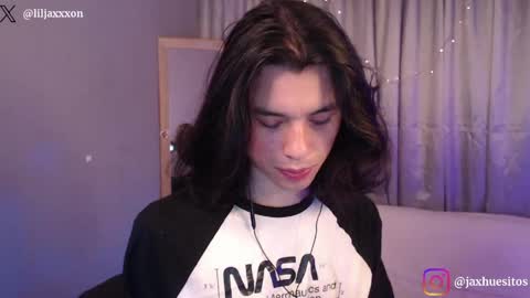Hey im Jaxxxon check my info     online show from 04-28-26, 11:59
