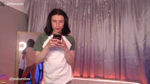 Hey im Jaxxxon check my info     online show from 06-11-26, 01:42