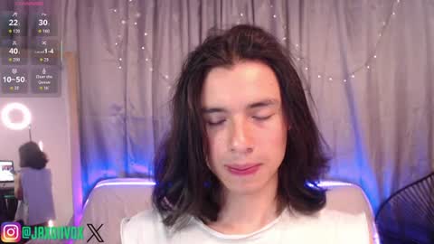Snapshot of j_a_x_x_x_o_n chatting on 07-06-26, 11:51 Hey im Jaxxxon check my info online show from 07-06-26, 11:51