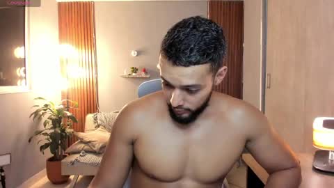Calix  Independient model Insta and twt Calixsnake online show from 05-20-26, 11:55