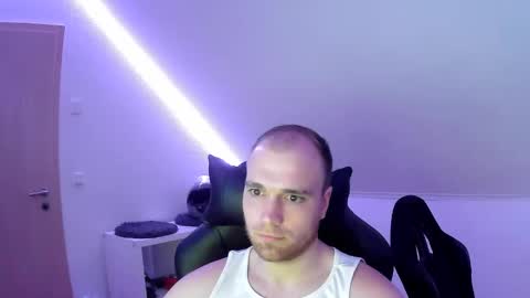 here4y online show from 02-10-26, 08:02