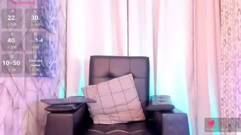 Snapshot of jaadewest_ chatting on 07-28-26, 10:32 Jade West online show from 07-28-26, 10:32