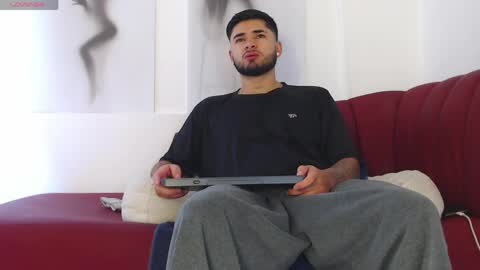 Snapshot of jack_hills2 chatting on 04-21-26, 12:22 online show from 04-21-26, 12:22