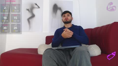 Snapshot of jack_hills2 chatting on 05-04-26, 12:12 online show from 05-04-26, 12:12