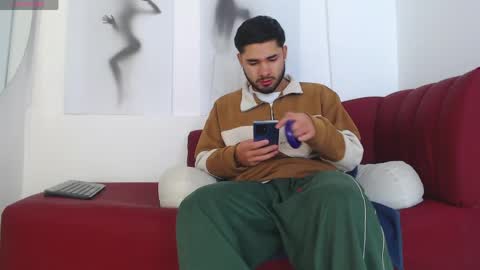 Snapshot of jack_hills2 chatting on 06-03-26, 12:08 online show from 06-03-26, 12:08