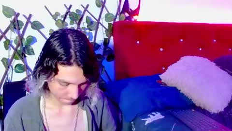 Snapshot of jack_s21 chatting on 12-03-24, 10:40 Laick online show from 12-03-24, 10:40