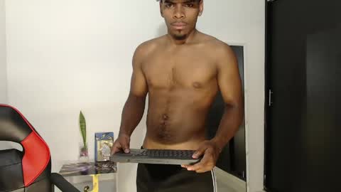 Snapshot of jackboy_22 chatting on 05-06-26, 12:10 Jack online show from 05-06-26, 12:10