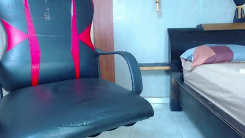Snapshot of jackson_cr7 chatting on 05-14-26, 04:36 JAKSON online show from 05-14-26, 04:36