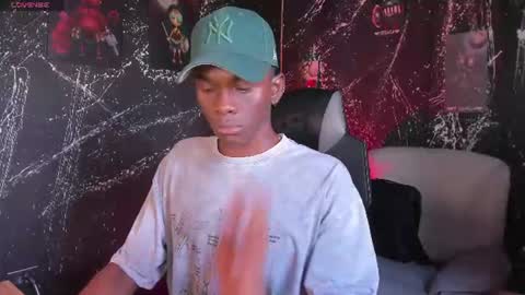 Snapshot of jacksonmuller_ chatting on 06-10-26, 01:32 Jackson online show from 06-10-26, 01:32