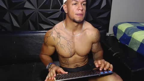 Snapshot of jacob_beckett chatting on 03-04-25, 02:42 Jacob online show from 03-04-25, 02:42