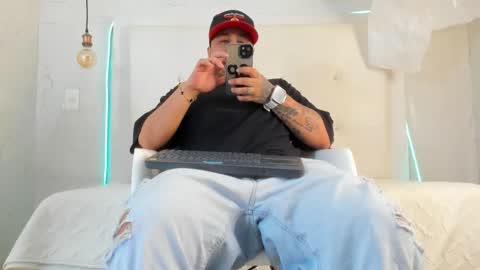 Snapshot of jacob_garciaa chatting on 11-02-25, 06:16 TJ online show from 11-02-25, 06:16